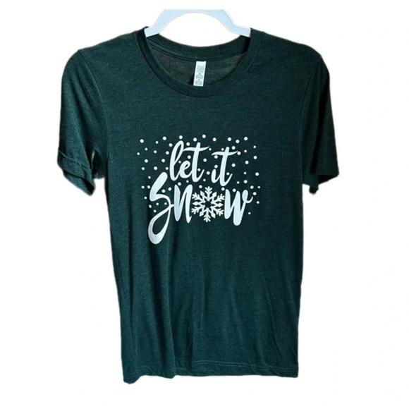 Women’s XS Green Graphic Tee “Let it Snow”​ - Picture 1 of 3